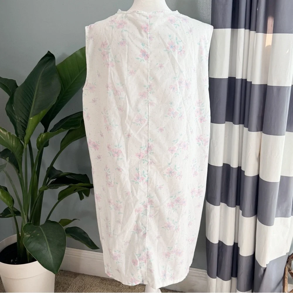 Vintage Floral Nightgown Lace Trim Pink Blue Medium Sleep Dress
